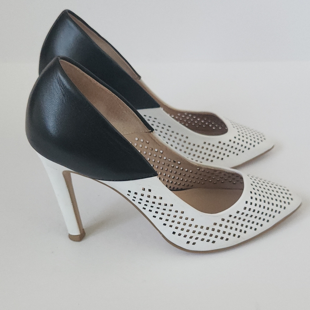 đ„SOLDđ„ French Connection Pumps - Picture 7 of 11